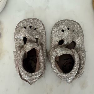 Freshly picked metallic holographic baby moccasins size 4 used condition